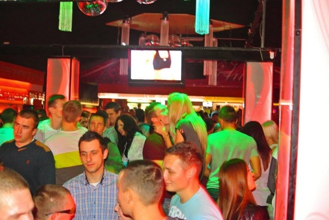 Ibiza Zalesie: Dj Sequence [21.10.2013] - zdjęcie #82 - eOstroleka.pl