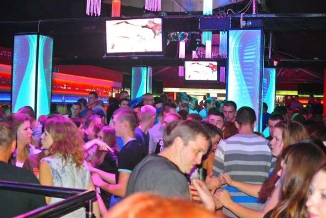 Ibiza Zalesie: Dj Sequence [21.10.2013] - zdjęcie #48 - eOstroleka.pl