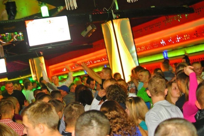 Ibiza Zalesie: Dj Sequence [21.10.2013] - zdjęcie #31 - eOstroleka.pl