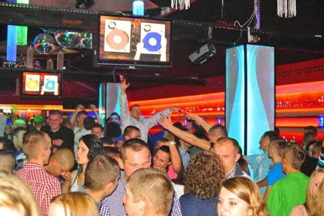 Ibiza Zalesie: Dj Sequence [21.10.2013] - zdjęcie #29 - eOstroleka.pl