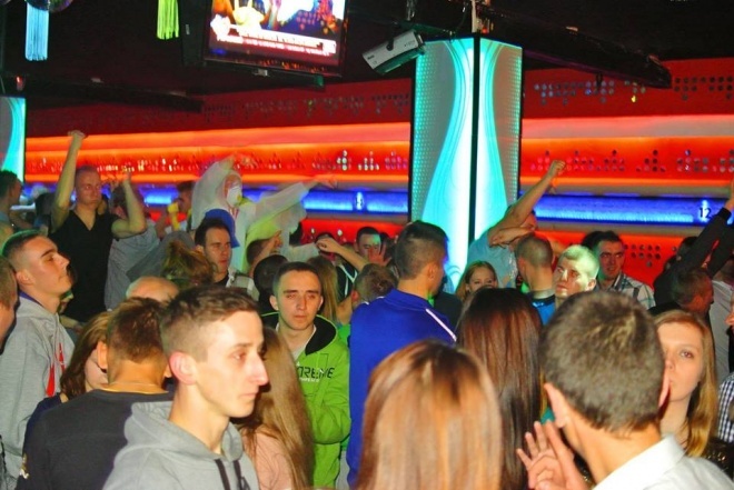 Ibiza Zalesie: Dj Sequence [21.10.2013] - zdjęcie #34 - eOstroleka.pl