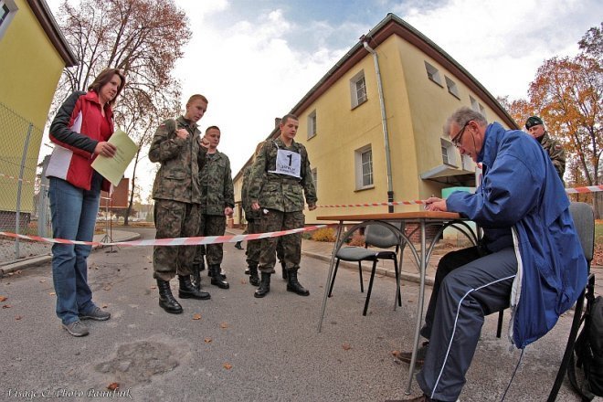 II Pieszy Rajd Żołnierza [15-16.10.2013] - zdjęcie #9 - eOstroleka.pl