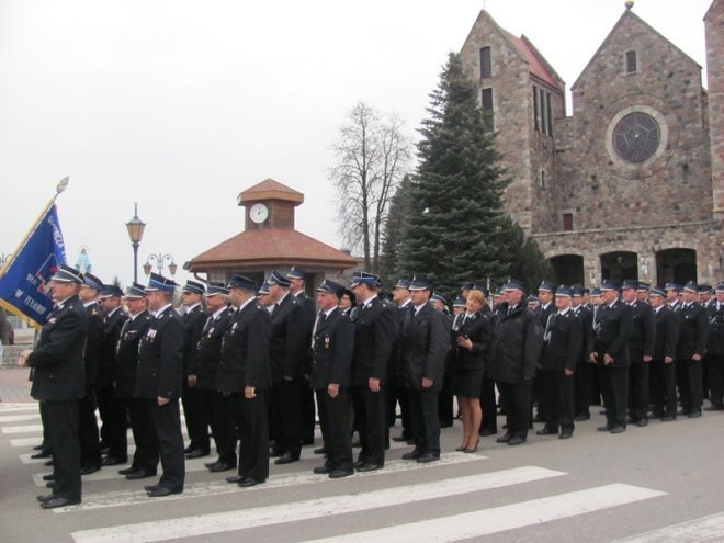 Msza Święta za zmarłych strażaków [22.10.2013] - zdjęcie #17 - eOstroleka.pl