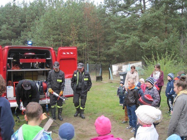 Ewakuacja Szkoły Podstawowej w Serafinie - zdjęcie #11 - eOstroleka.pl