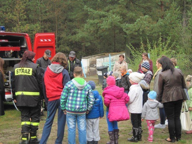 Ewakuacja Szkoły Podstawowej w Serafinie - zdjęcie #6 - eOstroleka.pl