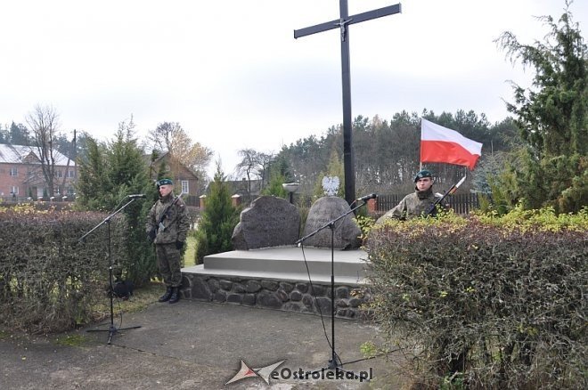 Druga rocznica tragicznej śmierci sierż. Mariusza Deptuły [23.10.2013] - zdjęcie #90 - eOstroleka.pl