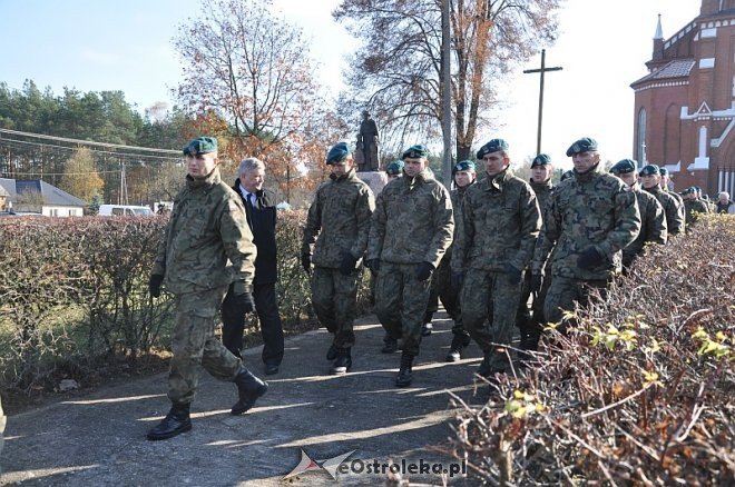 Druga rocznica tragicznej śmierci sierż. Mariusza Deptuły [23.10.2013] - zdjęcie #85 - eOstroleka.pl