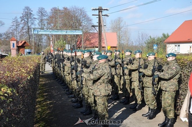 Druga rocznica tragicznej śmierci sierż. Mariusza Deptuły [23.10.2013] - zdjęcie #55 - eOstroleka.pl