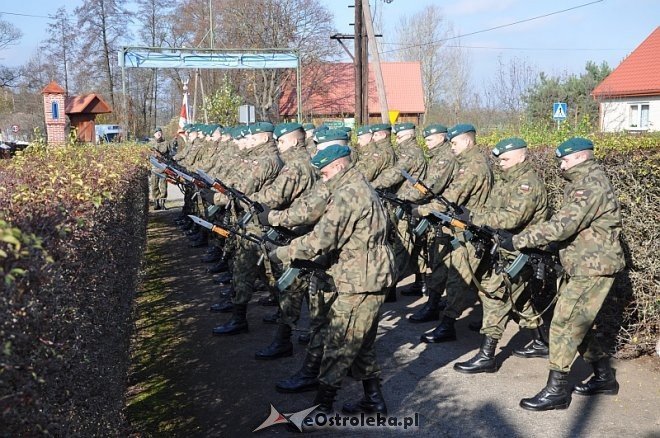 Druga rocznica tragicznej śmierci sierż. Mariusza Deptuły [23.10.2013] - zdjęcie #54 - eOstroleka.pl