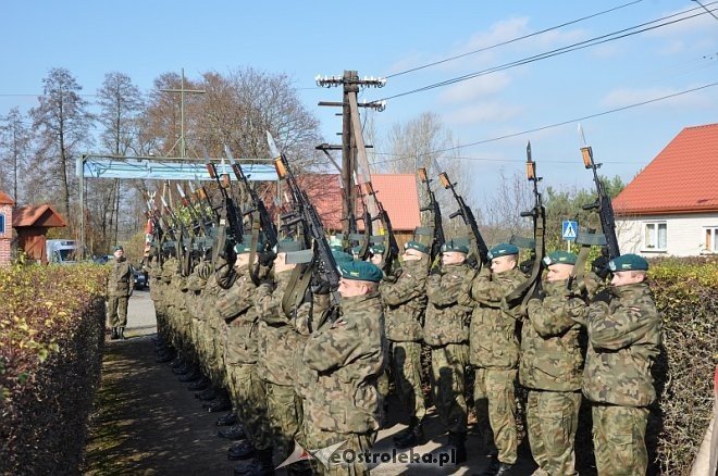 Druga rocznica tragicznej śmierci sierż. Mariusza Deptuły [23.10.2013] - zdjęcie #53 - eOstroleka.pl