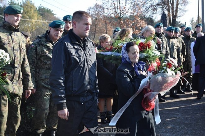 Druga rocznica tragicznej śmierci sierż. Mariusza Deptuły [23.10.2013] - zdjęcie #50 - eOstroleka.pl
