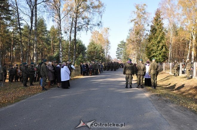 Druga rocznica tragicznej śmierci sierż. Mariusza Deptuły [23.10.2013] - zdjęcie #14 - eOstroleka.pl