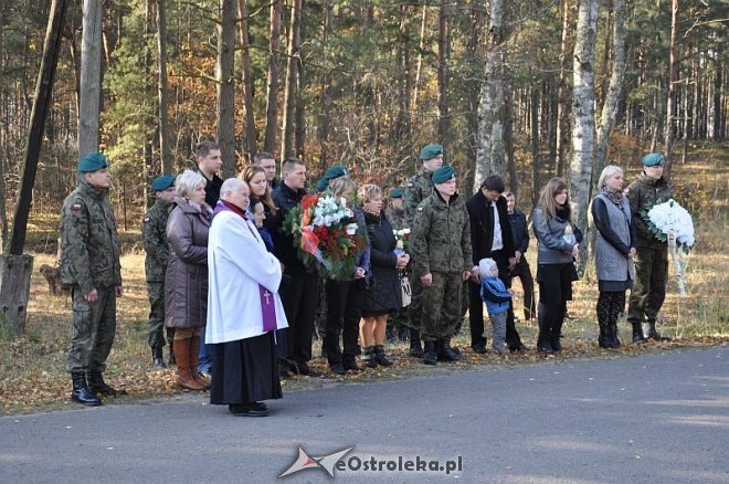 Druga rocznica tragicznej śmierci sierż. Mariusza Deptuły [23.10.2013] - zdjęcie #13 - eOstroleka.pl
