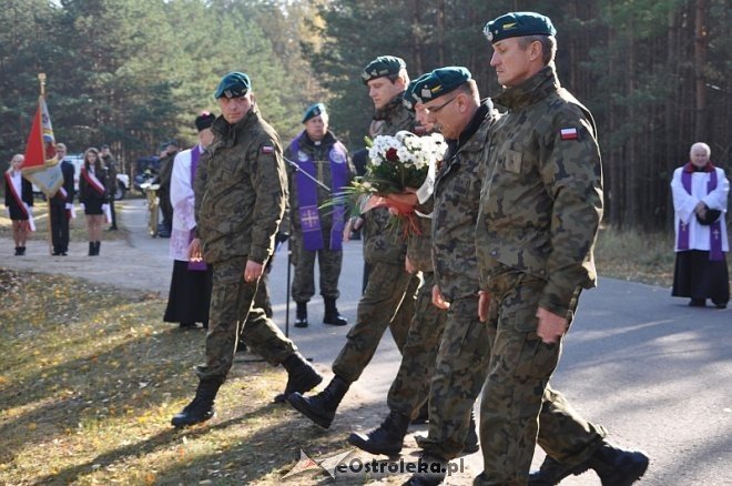Druga rocznica tragicznej śmierci sierż. Mariusza Deptuły [23.10.2013] - zdjęcie #10 - eOstroleka.pl