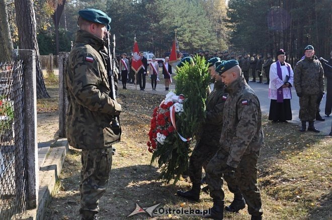 Druga rocznica tragicznej śmierci sierż. Mariusza Deptuły [23.10.2013] - zdjęcie #8 - eOstroleka.pl