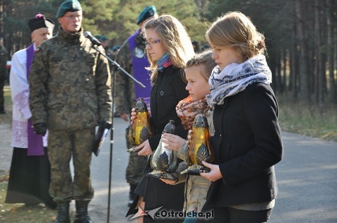 Druga rocznica tragicznej śmierci sierż. Mariusza Deptuły [23.10.2013] - zdjęcie #6 - eOstroleka.pl