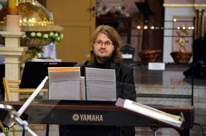 Moniuszko i „Msza kreolska” w kadzidlańskim Kościele [25.10.2013] - zdjęcie #11 - eOstroleka.pl