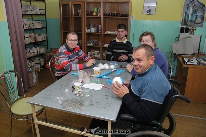 Kiermasz prac WTZ Tacy Sami [25.10.2013] - zdjęcie #9 - eOstroleka.pl