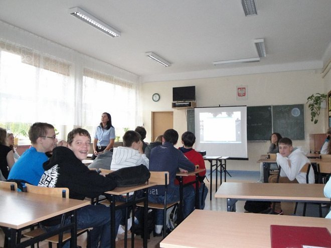 Z gimnazjalistami o odpowiedzialności prawnej nieletnich [25.10.2013] - zdjęcie #3 - eOstroleka.pl