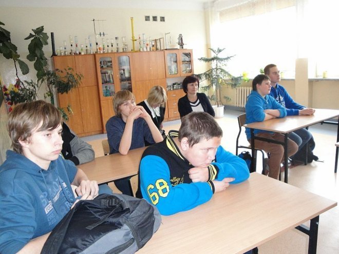 Z gimnazjalistami o odpowiedzialności prawnej nieletnich [25.10.2013] - zdjęcie #6 - eOstroleka.pl