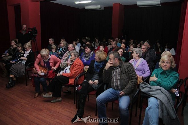 Premiera spektaklu „Spojrzyj w lustro... Fredro” w Klubie Oczko [ZDJĘCIA] - zdjęcie #31 - eOstroleka.pl