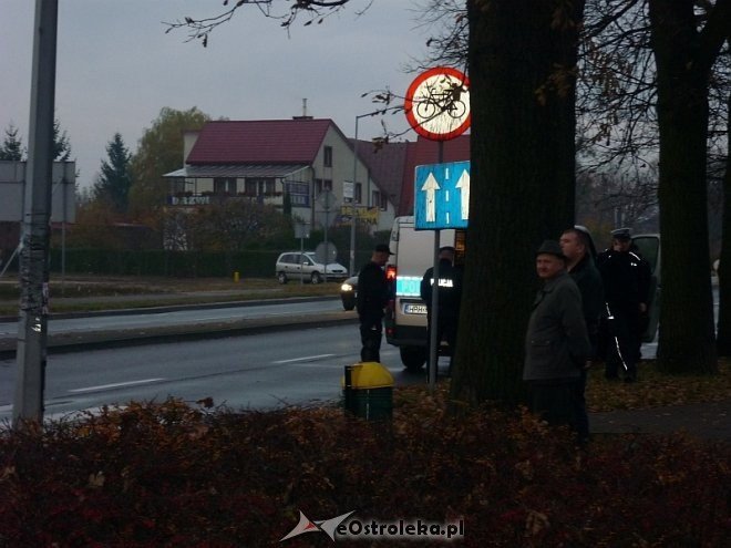 Pijany kierowca na rondzie [26.10.2013] - zdjęcie #5 - eOstroleka.pl