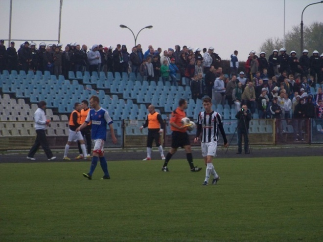 Narew Ostrołęka - Polonia Warszawa (26.10.2013) - zdjęcie #21 - eOstroleka.pl