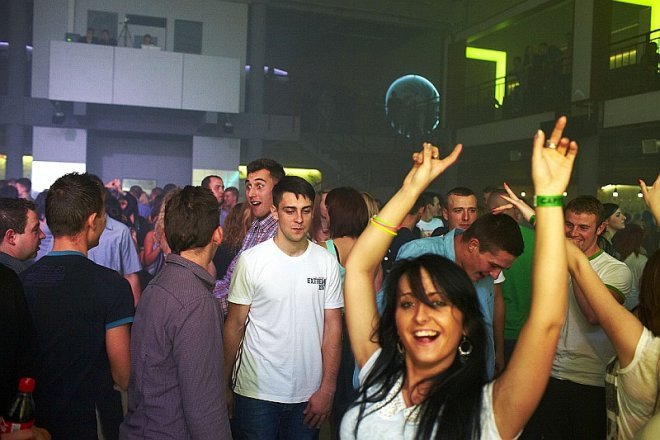Wielkie otwarcie Clubu Capitol. Zagrał DJ Adamus [26.10.2013] - zdjęcie #7 - eOstroleka.pl