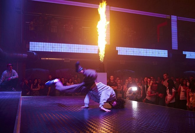 Wielkie otwarcie Clubu Capitol. Zagrał DJ Adamus [26.10.2013] - zdjęcie #30 - eOstroleka.pl