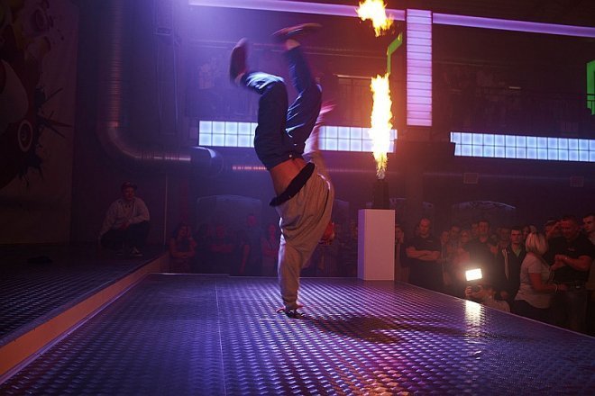 Wielkie otwarcie Clubu Capitol. Zagrał DJ Adamus [26.10.2013] - zdjęcie #29 - eOstroleka.pl