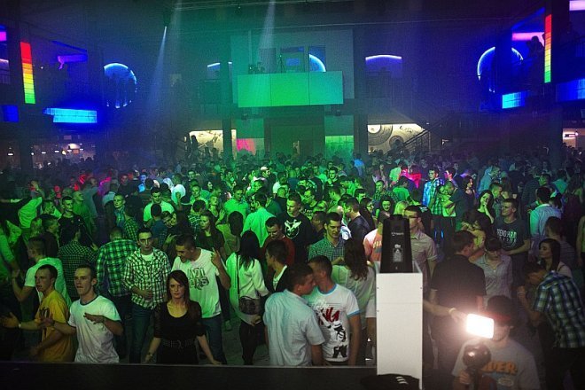 Wielkie otwarcie Clubu Capitol. Zagrał DJ Adamus [26.10.2013] - zdjęcie #27 - eOstroleka.pl