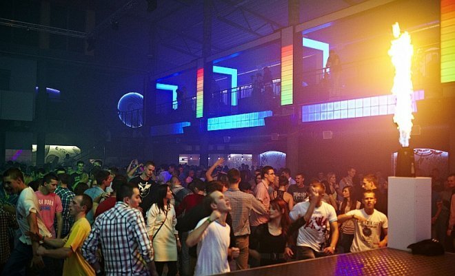 Wielkie otwarcie Clubu Capitol. Zagrał DJ Adamus [26.10.2013] - zdjęcie #28 - eOstroleka.pl
