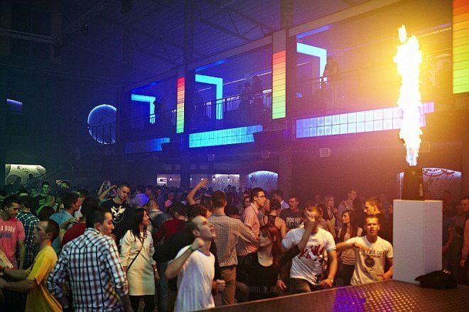 Wielkie otwarcie Clubu Capitol. Zagrał DJ Adamus [26.10.2013] - zdjęcie #29 - eOstroleka.pl