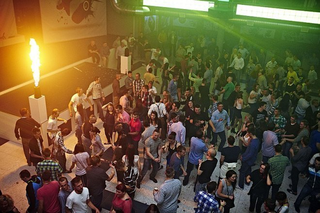 Wielkie otwarcie Clubu Capitol. Zagrał DJ Adamus [26.10.2013] - zdjęcie #4 - eOstroleka.pl