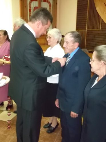 Myszyniec: Uroczyste wręczenie medali za długoletnie pożycie [28.10.2013] - zdjęcie #3 - eOstroleka.pl