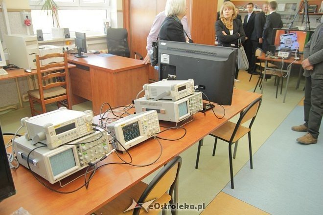 Uroczyste otwarcie pracowni elektromechatronicznej w ZSZ nr 1 - zdjęcie #28 - eOstroleka.pl