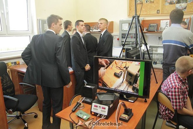Uroczyste otwarcie pracowni elektromechatronicznej w ZSZ nr 1 - zdjęcie #18 - eOstroleka.pl