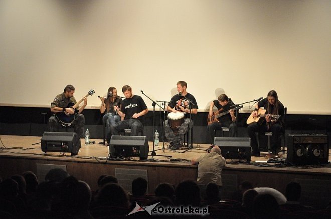 Koncert zespołu Forteca oraz film poświęcony pułkownikowi Pileckiemu [28.10.2013] - zdjęcie #36 - eOstroleka.pl