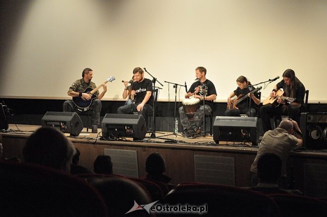 Koncert zespołu Forteca oraz film poświęcony pułkownikowi Pileckiemu [28.10.2013] - zdjęcie #40 - eOstroleka.pl