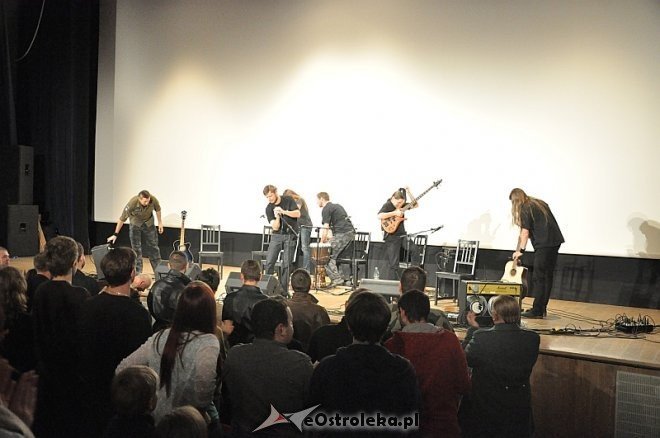 Koncert zespołu Forteca oraz film poświęcony pułkownikowi Pileckiemu [28.10.2013] - zdjęcie #3 - eOstroleka.pl