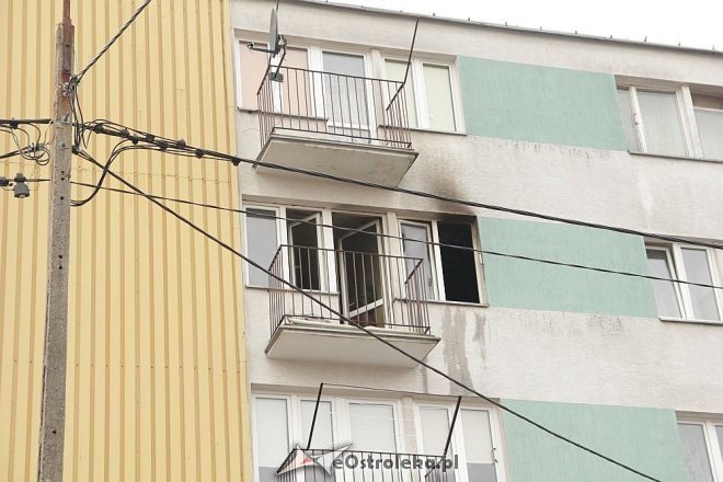Pożar w mieszkaniu przy Celulozowej. Jedna osoba trafiła do szpitala [30.10.2013] - zdjęcie #5 - eOstroleka.pl