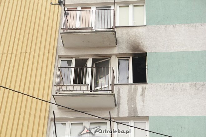 Pożar w mieszkaniu przy Celulozowej. Jedna osoba trafiła do szpitala [30.10.2013] - zdjęcie #8 - eOstroleka.pl