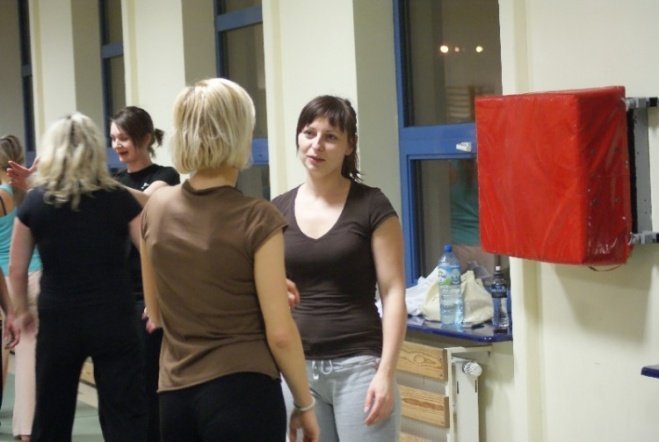 Kurs samoobrony dla kobiet (20.02.2009) - zdjęcie #10 - eOstroleka.pl