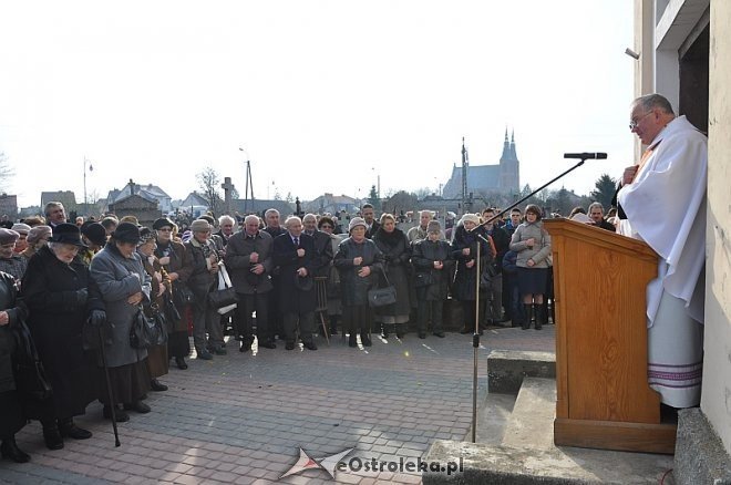 Rzekuń: Święto Zmarłych i procesja na cmentarzu parafialnym [01.11.2013] - zdjęcie #7 - eOstroleka.pl