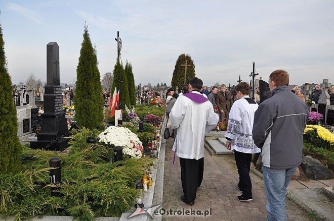 Rzekuń: Święto Zmarłych i procesja na cmentarzu parafialnym [01.11.2013] - zdjęcie #27 - eOstroleka.pl