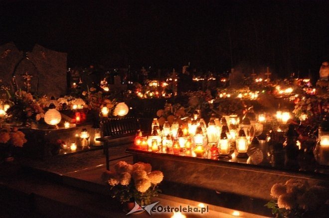 Zobacz ostrołęckie cmentarze nocą [01.11.2013] - zdjęcie #15 - eOstroleka.pl