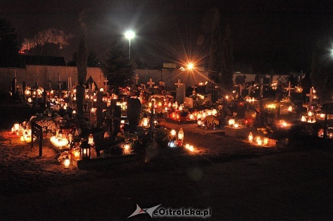 Zobacz ostrołęckie cmentarze nocą [01.11.2013] - zdjęcie #25 - eOstroleka.pl