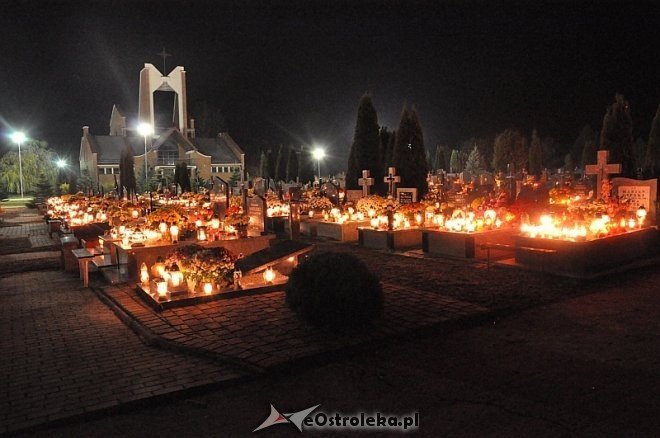 Zobacz ostrołęckie cmentarze nocą [01.11.2013] - zdjęcie #27 - eOstroleka.pl