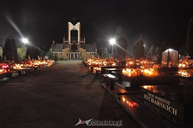 Zobacz ostrołęckie cmentarze nocą [01.11.2013] - zdjęcie #28 - eOstroleka.pl