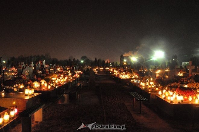 Zobacz ostrołęckie cmentarze nocą [01.11.2013] - zdjęcie #32 - eOstroleka.pl
